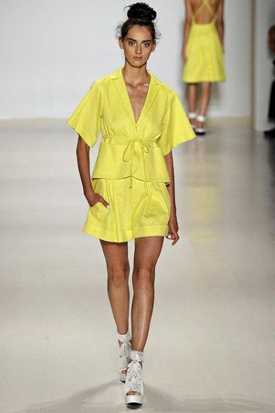 yellow-fashion-trend-spring-summer-2015-31