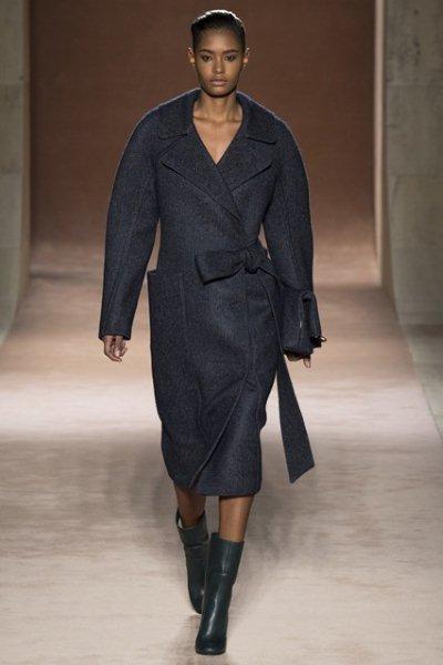 Victoria-Beckham-coat-trend-fall-2015-winter-2016-21