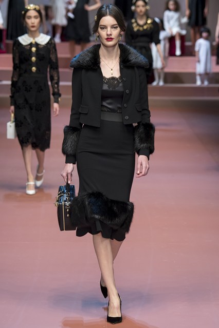 Dolce-Gabbana-Classic-Pumps-fashion-trend-fall-2015-winter-2016-31