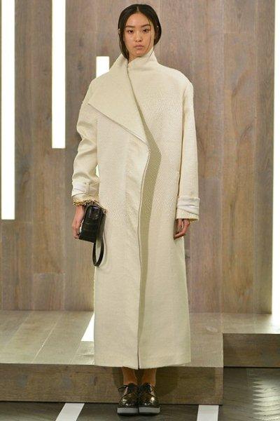 Amanda Wakeley-coat-trend-fall-2015-winter-2016-4