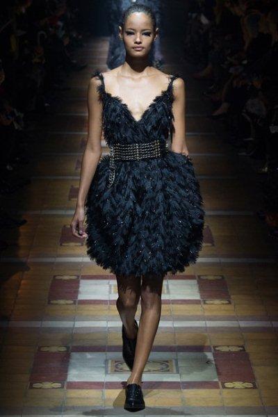 Black-fashion-trend-fall-winter-2014-2015-21