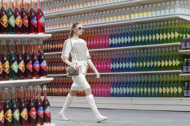 chanel-fashion-show-fall-2014-winter-2015-4