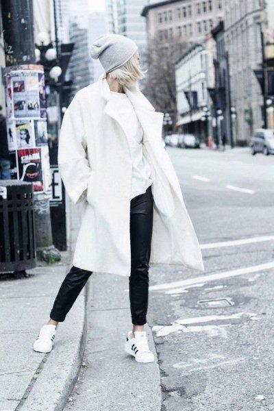 Stylish-Ways-to-Wear-Your-Sneakers-3