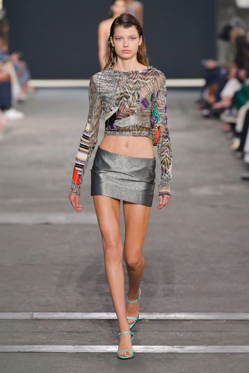 Miniskirt-trend-fashion-spring-summer-2022-9