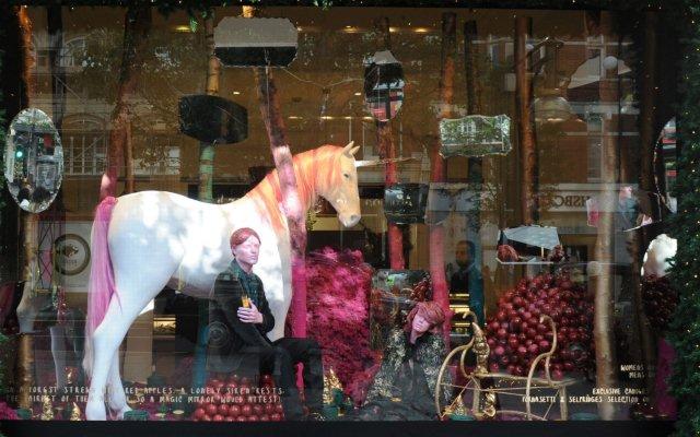 christmas-window-in-London-2