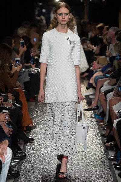 fashion-trend-Brooches-Are-Back-spring-summer-2016-9