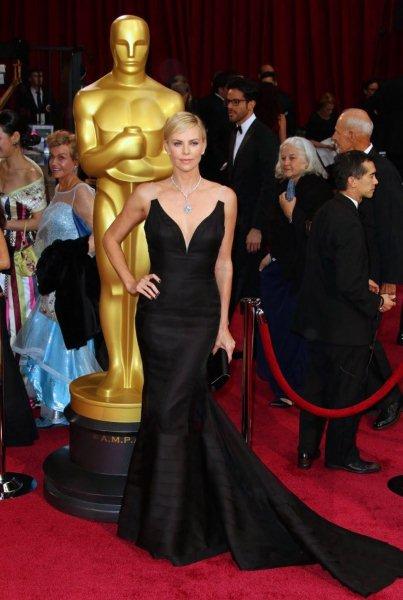 2014-Oscars-Red-Carpet-Looks-2