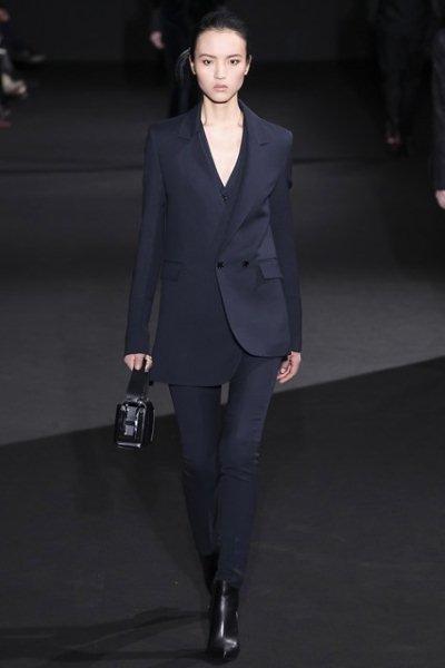 Costume-National-suits-fashion-trend-fall-winter-2015-2016-13