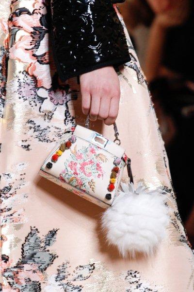 Tiny-bags-fashion-trend-spring-summer-2017-5