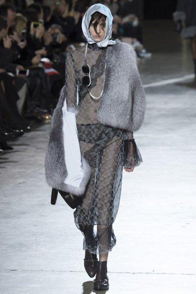 Christopher-Kane--trend--scarf-fall-winter-2016-2017-2