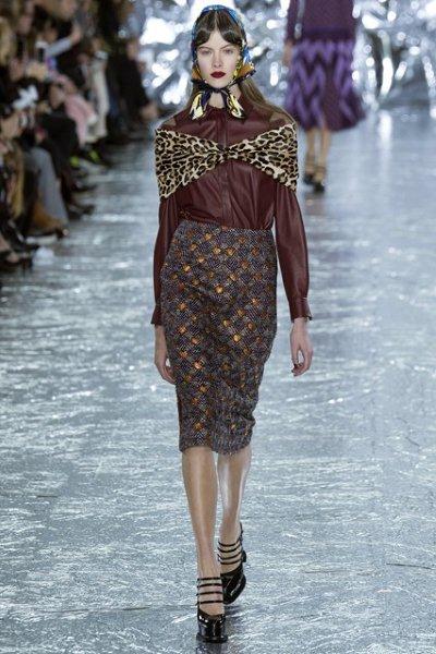 Mary-Katrantzou-trend-scarf-fall-winter-2016-2017-4