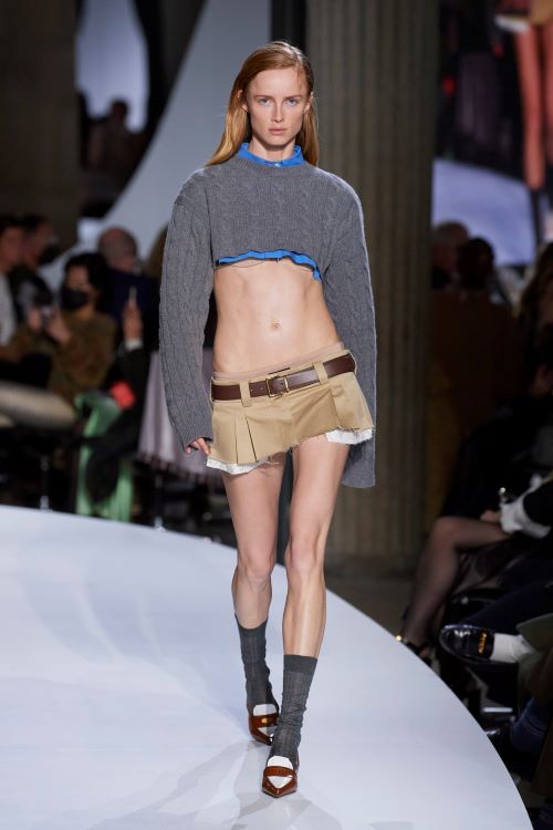 Miniskirt-trend-fashion-spring-summer-2022-3