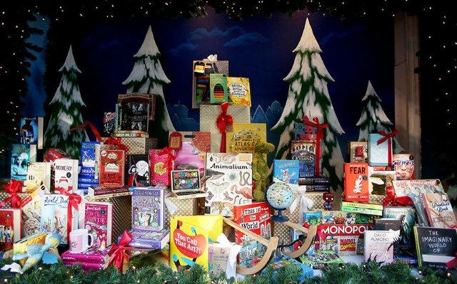 christmas-window-in-London-2014-10