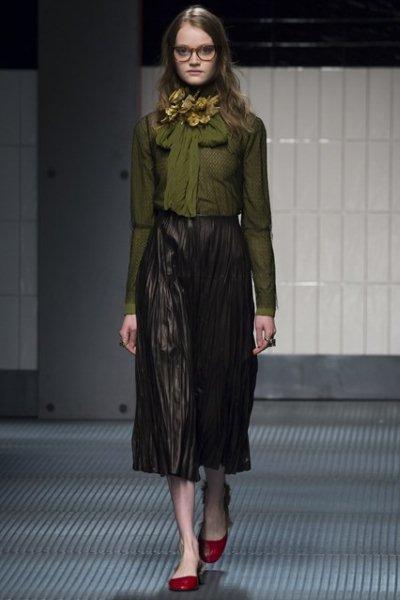 gucci-pleated-skirt-fall-2015-winter-2016-4