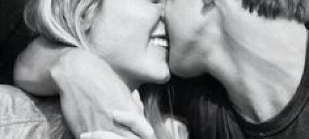 happy-couple-happy-mondays-1