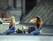 SUR-FAKE-Antoine-Geiger-1