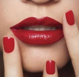 red_nails