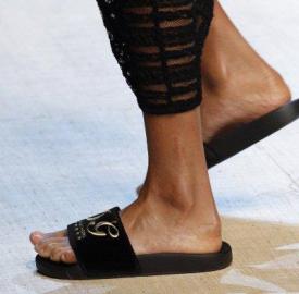 Dolce-Gabbana-Spring-Summer-2017-Collection-slippers-1